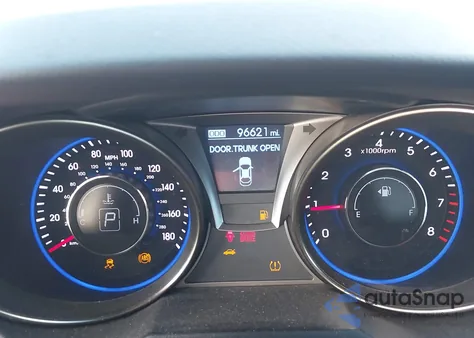 2015 Hyundai Genesis 3.8 Base z USA, uszkodzony, nr VIN KMHHT6KJXFU127113